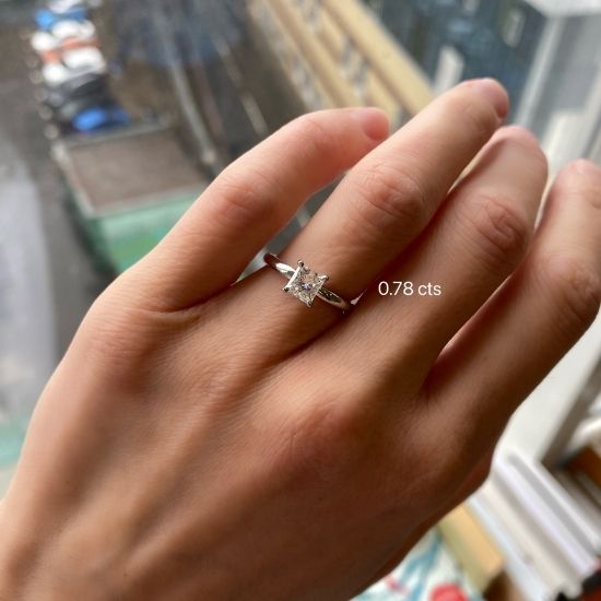 Classico anello di fidanzamento con diamante taglio principessa,  Ingrandisci immagine 5