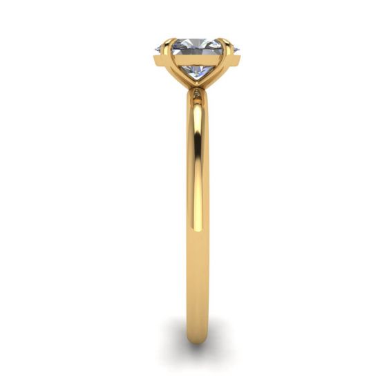 Classico anello solitario con diamante ovale in oro giallo, More Image 1