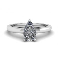 Classico anello solitario con diamante a pera