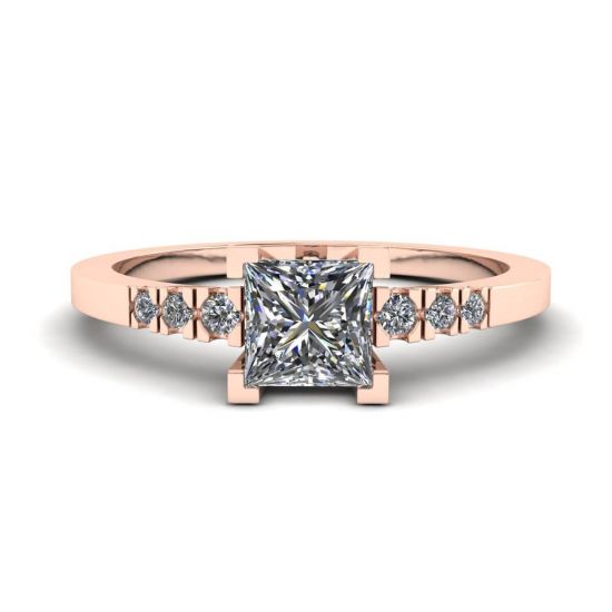 Anello con diamanti taglio princess e 3 piccoli diamanti laterali in oro rosa, Immagine 1