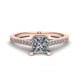 Anello di fidanzamento con pavé smerlato taglio principessa in oro rosa
