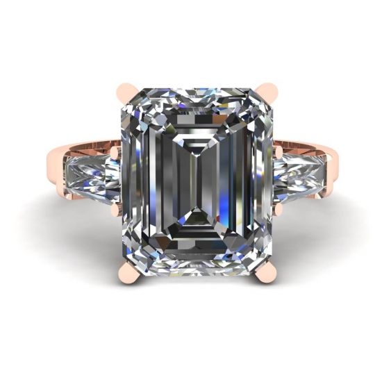 Anello di fidanzamento con tre pietre di smeraldo e diamante baguette in oro rosa, Immagine 1