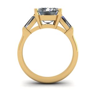 Anello di fidanzamento con tre pietre di smeraldo e diamante baguette in oro giallo - Foto 1