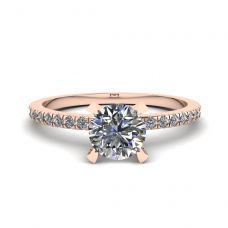 Classico anello con diamanti rotondi con sottile pavé laterale in oro rosa