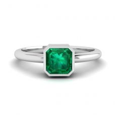 Elegante anello quadrato con smeraldi in oro bianco 18 carati