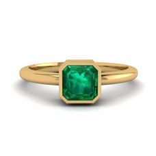 Elegante anello quadrato con smeraldi in oro giallo 18 carati