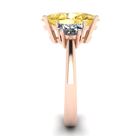 Diamante Giallo Ovale con Diamanti Bianchi a Mezzaluna Laterale in Oro Rosa,  Ingrandisci immagine 3