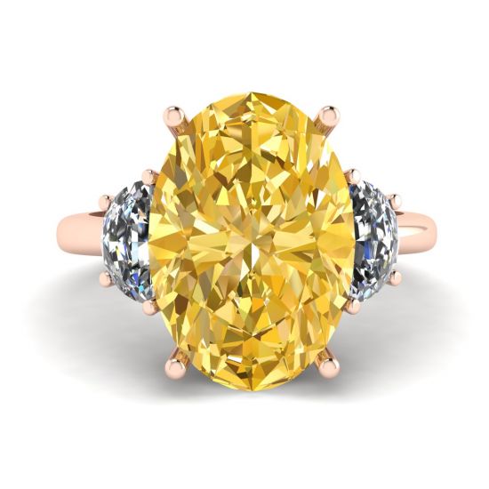 Diamante Giallo Ovale con Diamanti Bianchi a Mezzaluna Laterale in Oro Rosa