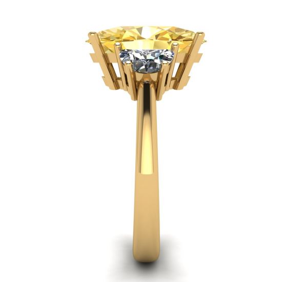 Anello Ovale in Oro Giallo con Diamanti Gialli e Diamanti Bianchi a Mezzaluna Laterale in Oro Giallo,  Ingrandisci immagine 3