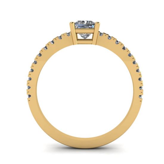 Anello con diamanti a taglio princess con pavé laterale in oro giallo 18 carati, More Image 0