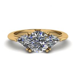 Anello con tre diamanti in oro giallo 18 carati