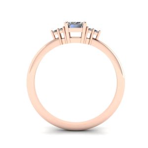 Anello con diamanti taglio smeraldo e diamanti laterali in oro rosa - Foto 1