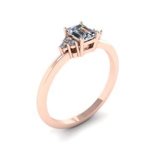 Anello con diamanti taglio smeraldo e diamanti laterali in oro rosa - Foto 3