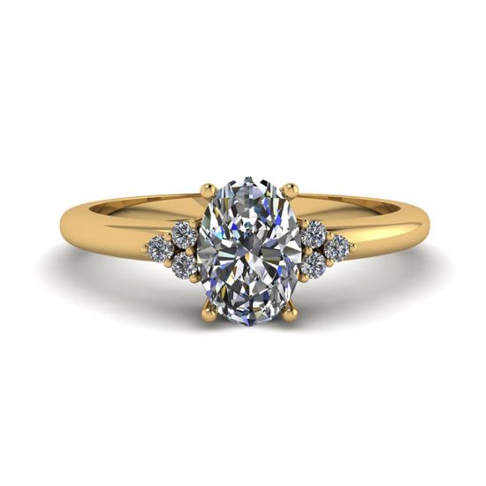 Anello Diamante Ovale con 3 Diamanti Laterali in Oro Giallo, Ingrandisci immagine 1