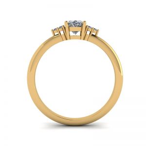 Anello Diamante Ovale con 3 Diamanti Laterali in Oro Giallo - Foto 1