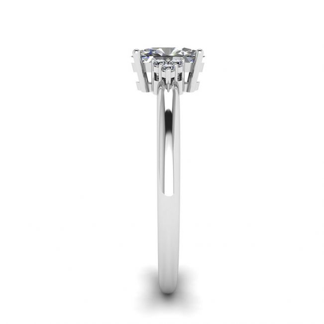 Anello con diamante ovale con 3 diamanti laterali - Foto 2