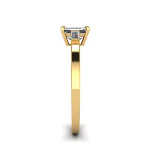 Anello in oro giallo con diamanti taglio smeraldo e baguette laterale - Foto 2