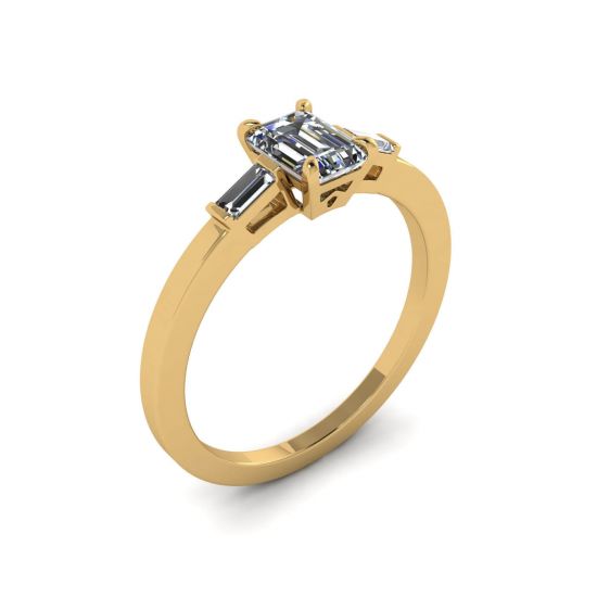 Anello in oro giallo con diamanti taglio smeraldo e baguette laterale,  Ingrandisci immagine 4