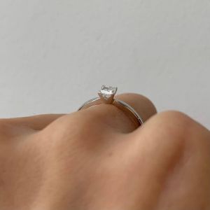 Anello con diamante a taglio principessa - Foto 4