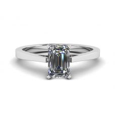 Anello con diamante taglio smeraldo in stile futuristico