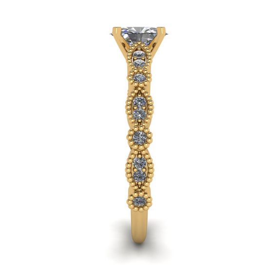 Anello in stile romantico con diamante ovale in oro giallo,  Ingrandisci immagine 3