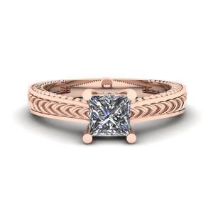 Anello in stile orientale con diamanti a taglio princess in oro rosa 18 carati