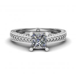 Anello con diamanti a taglio principessa in stile orientale