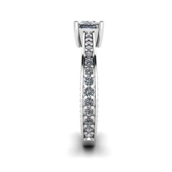 Anello con diamanti a taglio principessa in stile orientale con pavé, More Image 1
