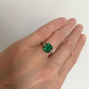 Anello Smeraldo 3 carati con Diamanti Laterali Baguette Oro Giallo - Foto 4
