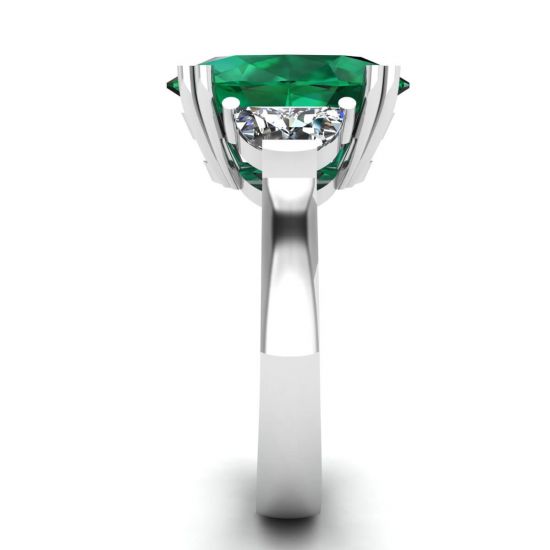 Anello con smeraldo ovale e diamanti laterali a mezzaluna, More Image 1