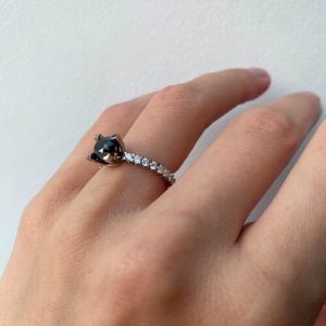 Anello con diamante nero rotondo con pavé laterale e nascosto - Foto 6