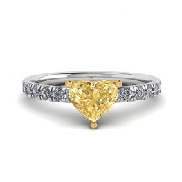 Diamante giallo a cuore da 0,5 ct con anello a pavé laterale