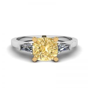 Diamante giallo cuscino con anello baguette bianco